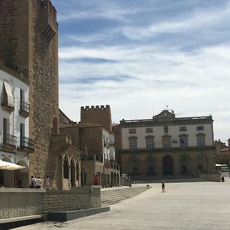 Apartamentos Turisticos Domus Seleqtia Plaza Mayor Caces Eksteriør bilde