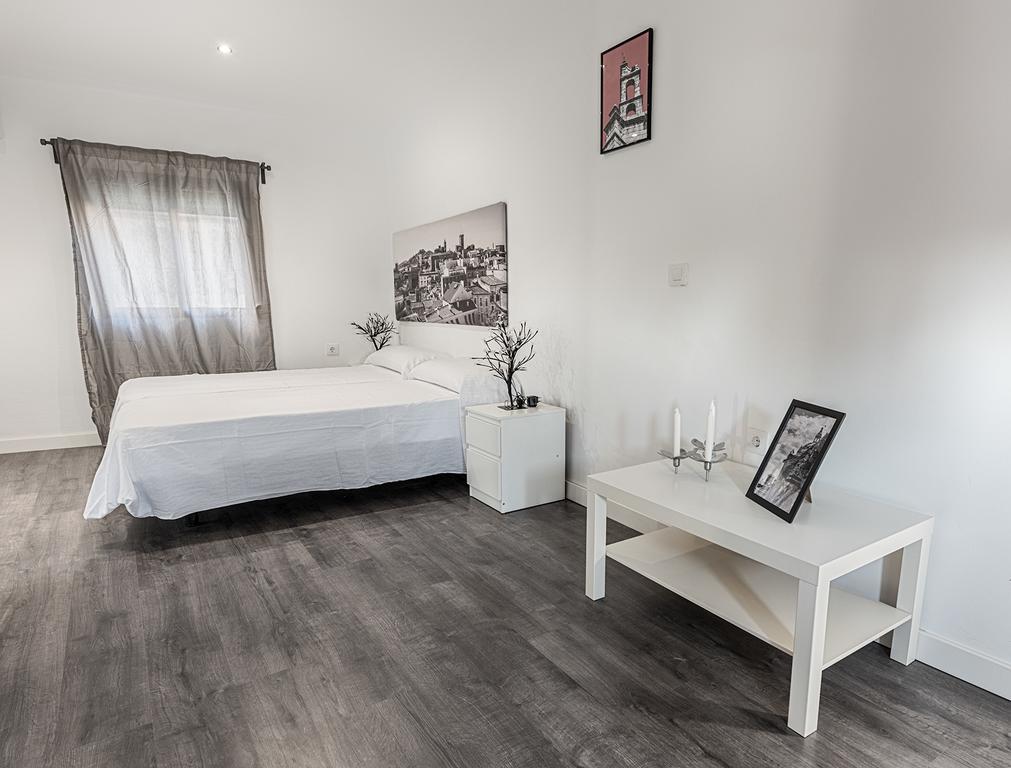 Apartamentos Turisticos Domus Seleqtia Plaza Mayor Caces Eksteriør bilde
